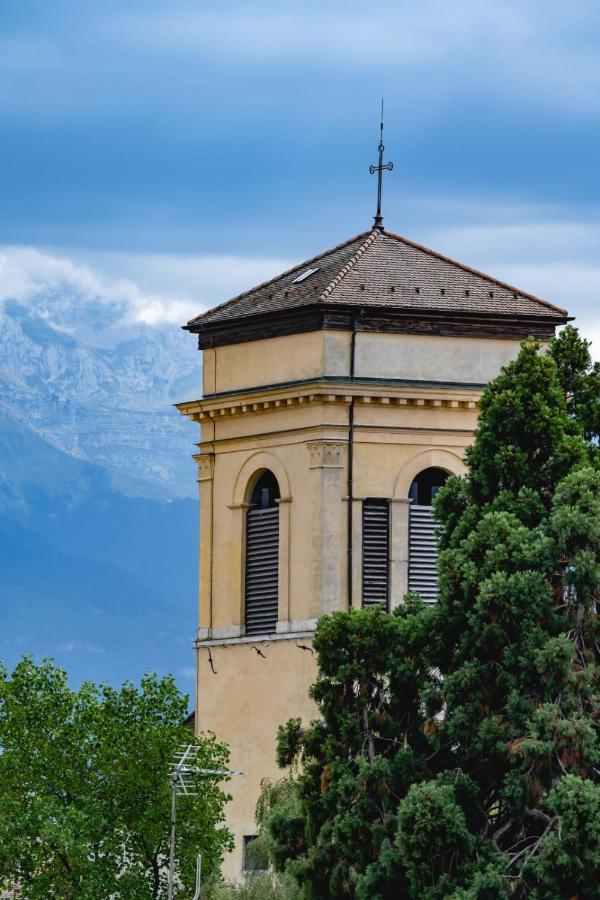 Duplex Vue Montagne - idéalement placé avec sa vue sur les toits Annecy Esterno foto